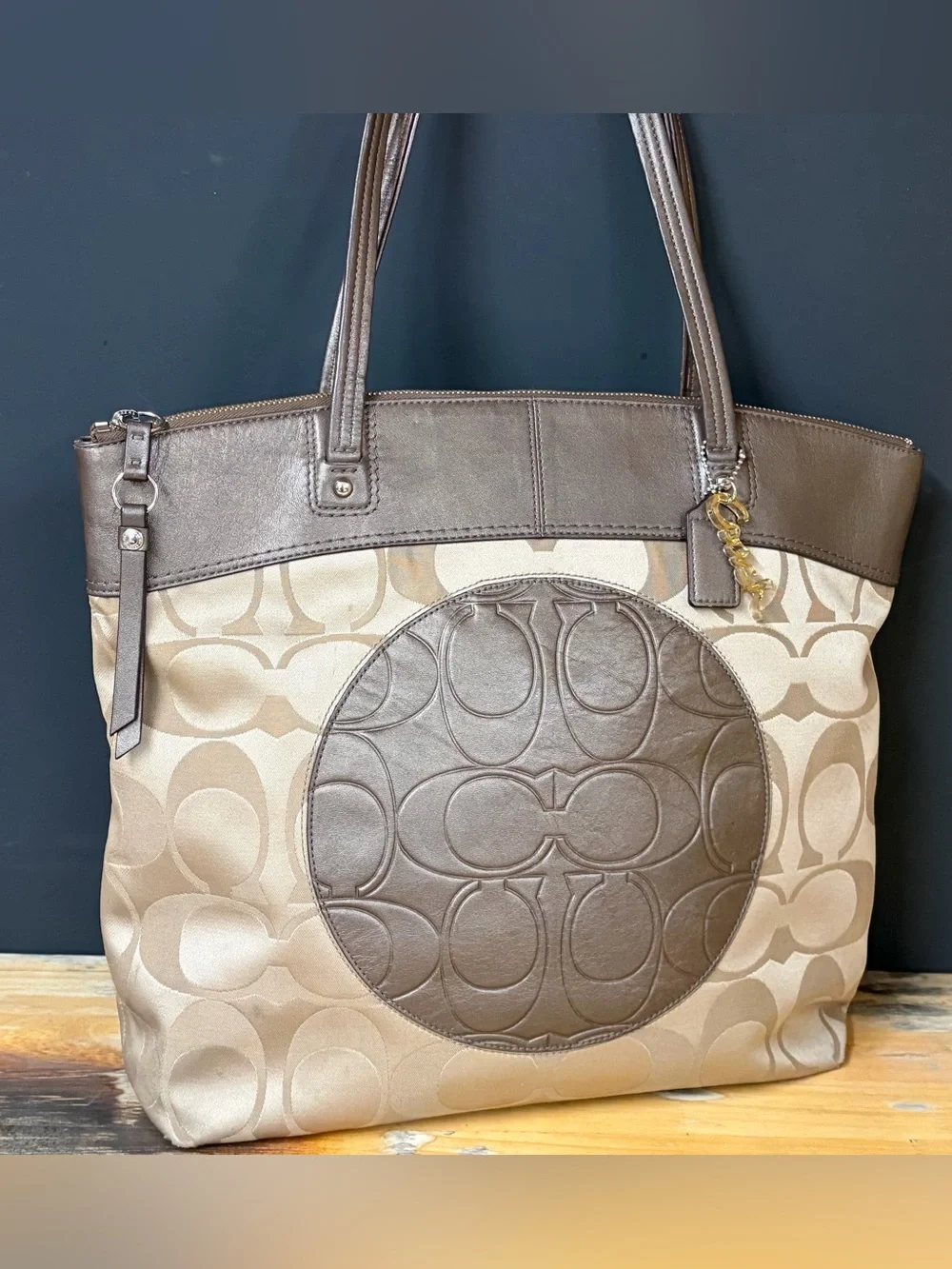 Coach Laura Signature Logo Tote Bag Purse Brown Khaki Zip Closure